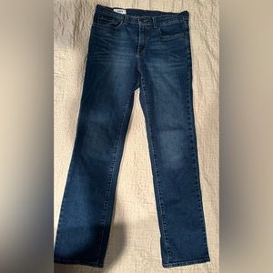 Sonoma women’s jeans- size- 32x 32- 98% cotton spandex. Straight leg